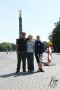 Hermann, Lynn und Fabian vor der Berliner Siegessäule mit der 
